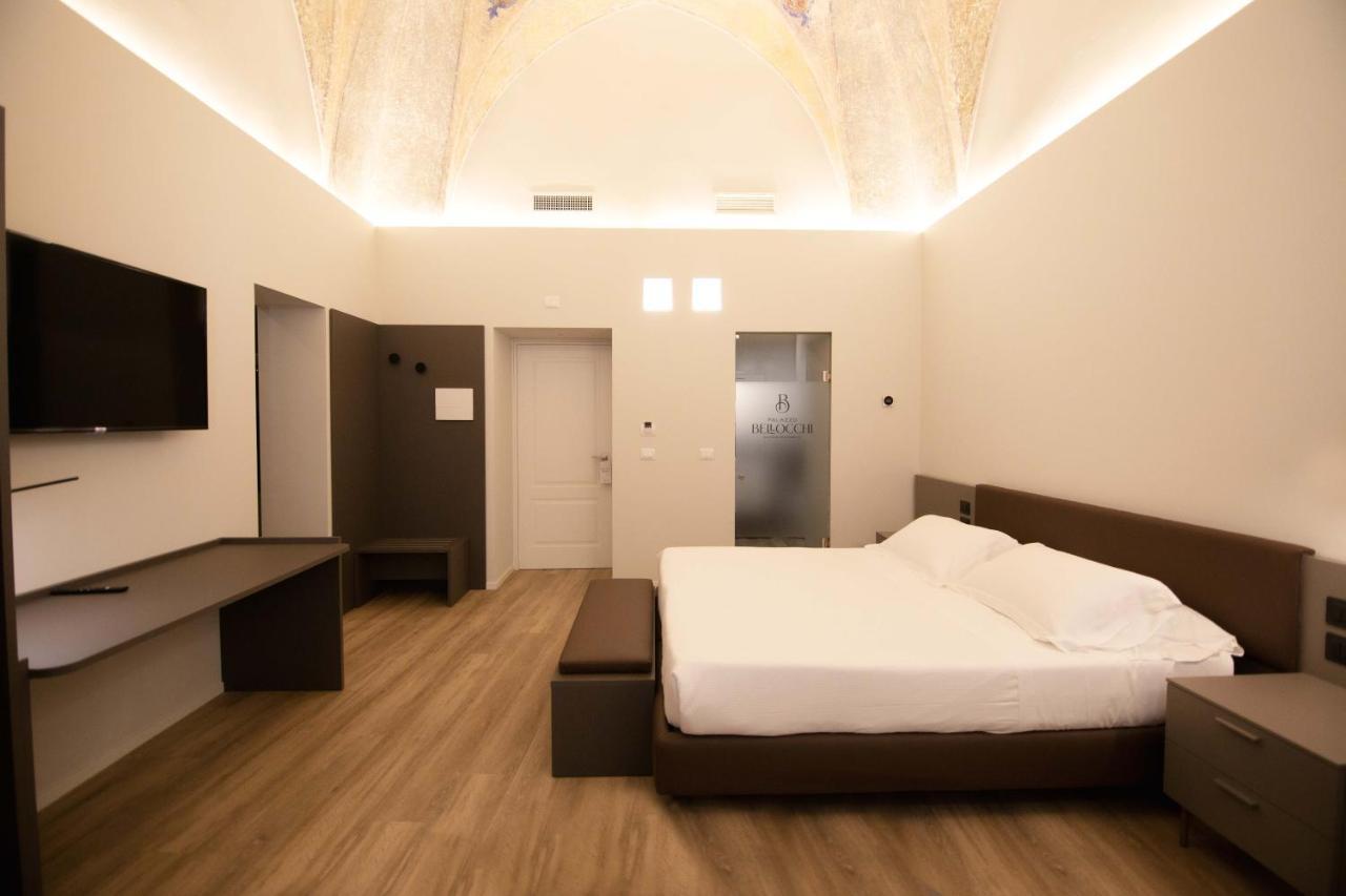 Palazzo Bellocchi - Suites & Apartments Brindisi Exterior foto