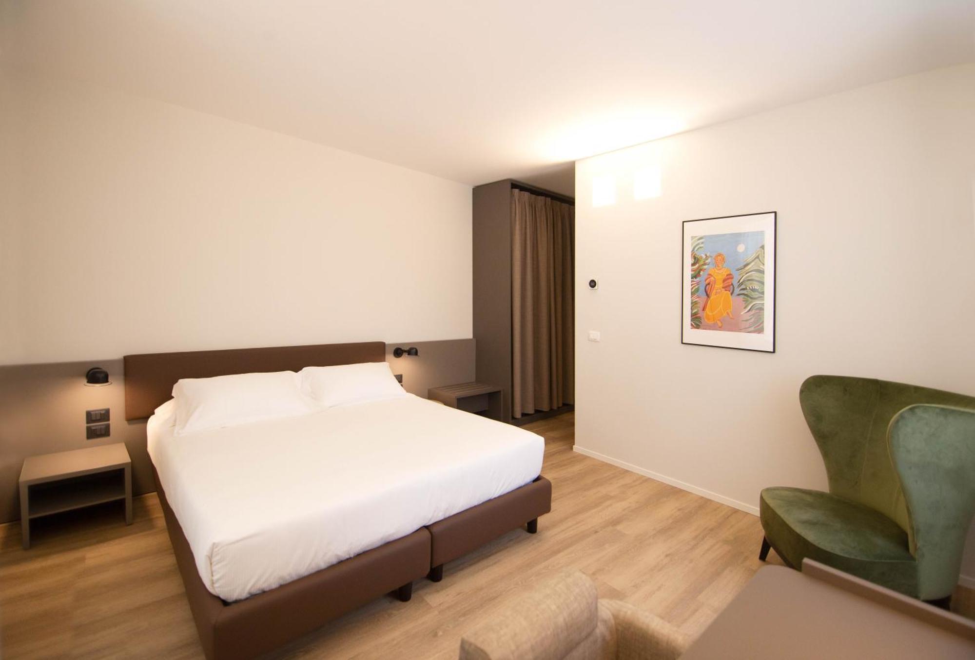 Palazzo Bellocchi - Suites & Apartments Brindisi Quarto foto